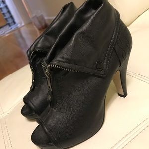 Black madden girl ankle booties